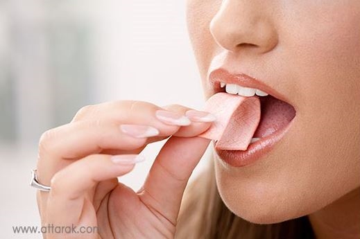 دلایل خشکی دهان و راه‌های درمان آن